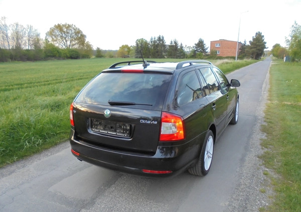Skoda Octavia cena 29999 przebieg: 177395, rok produkcji 2013 z Gostyń małe 704
